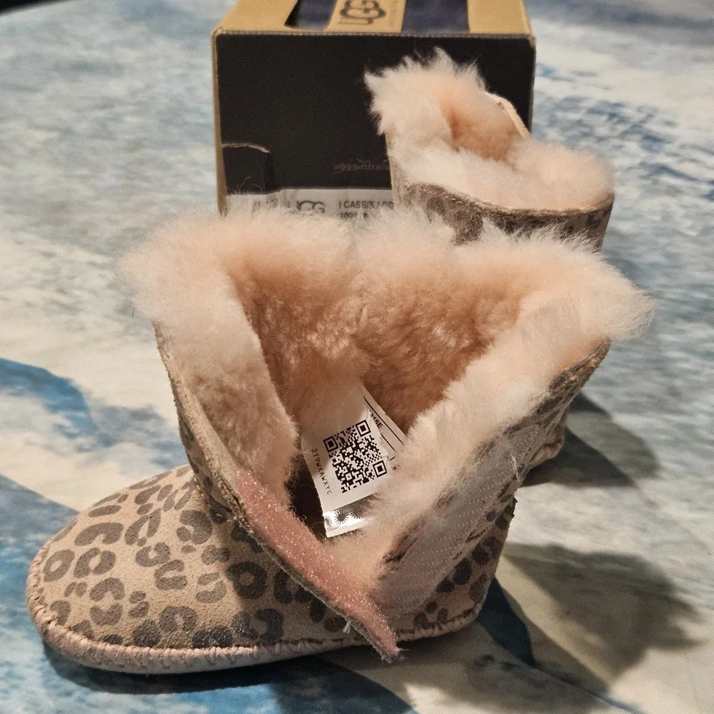 UGG Cassie Leopard Baby Boots Size 2/3 Pink Sheepskin 1001781 With Box
